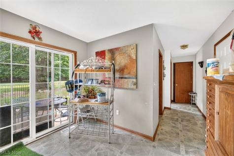 15826 Falmouth Oval Middleburg Heights OH 44130