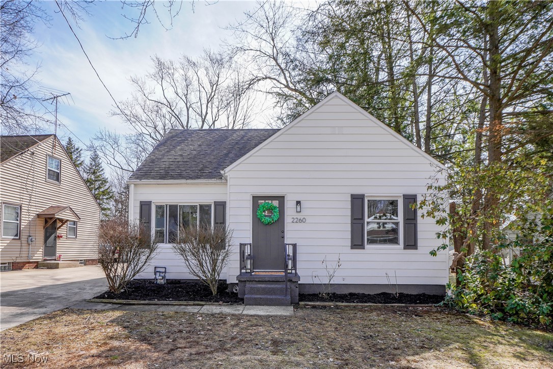 2260 Ardendale Avenue Akron OH 44312