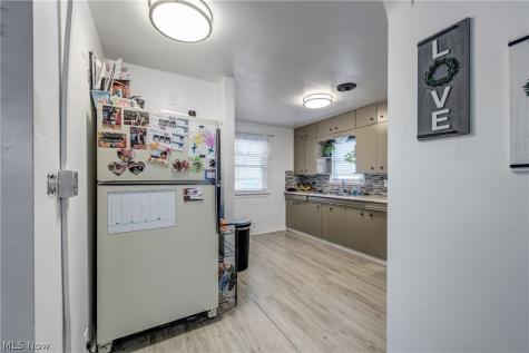 1402 E 185th Street Cleveland OH 44110