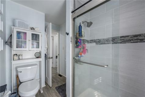 1402 E 185th Street Cleveland OH 44110