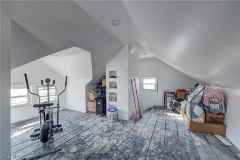 1402 E 185th Street Cleveland OH 44110