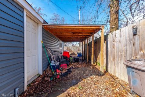 1402 E 185th Street Cleveland OH 44110