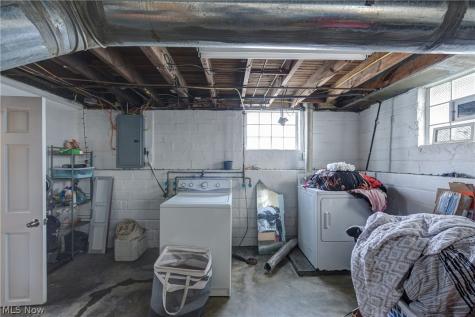 1402 E 185th Street Cleveland OH 44110