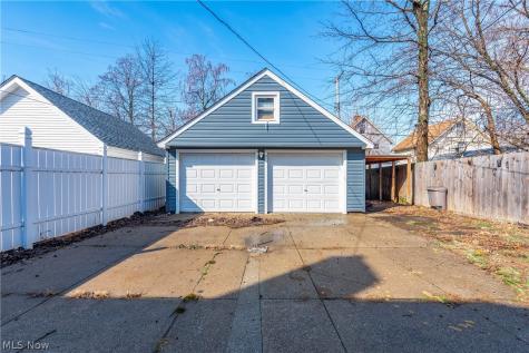 1402 E 185th Street Cleveland OH 44110