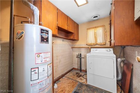 6167 Lake Avenue Elyria OH 44035
