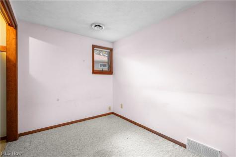 6167 Lake Avenue Elyria OH 44035