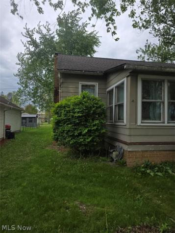 355 E Oregon Avenue Sebring OH 44672
