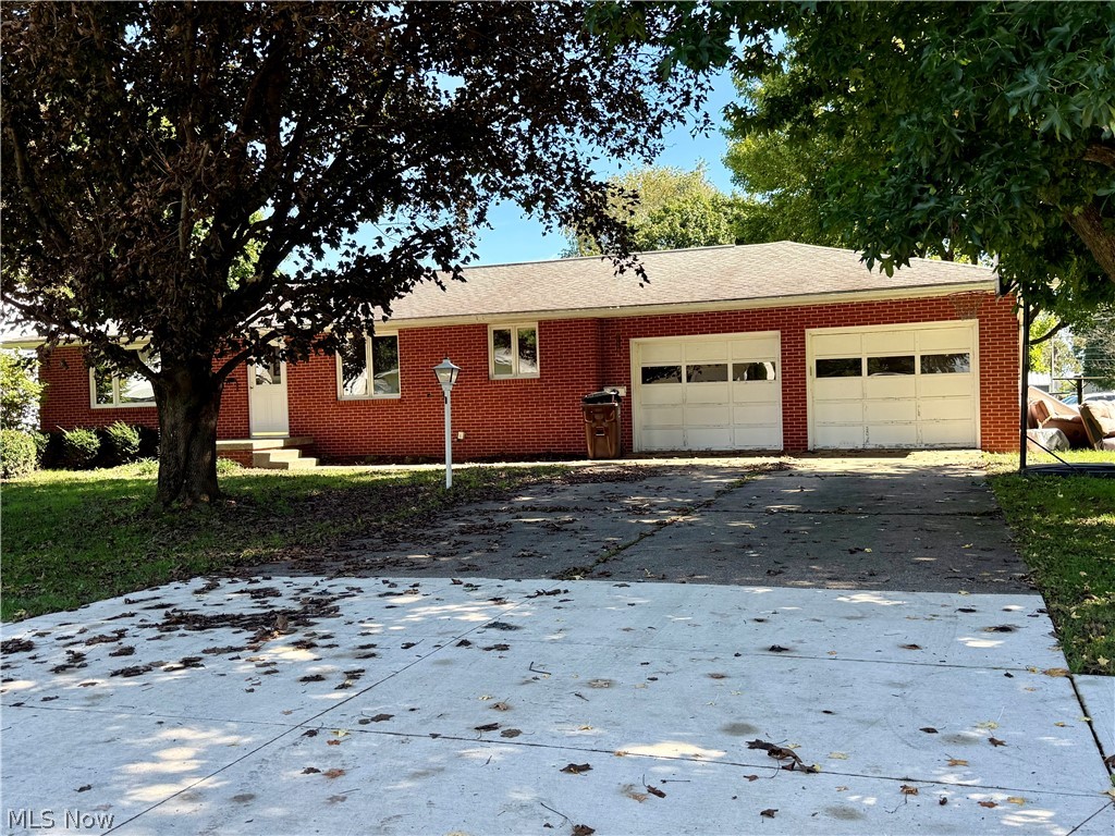 516 N Oak Street West Lafayette OH 43845
