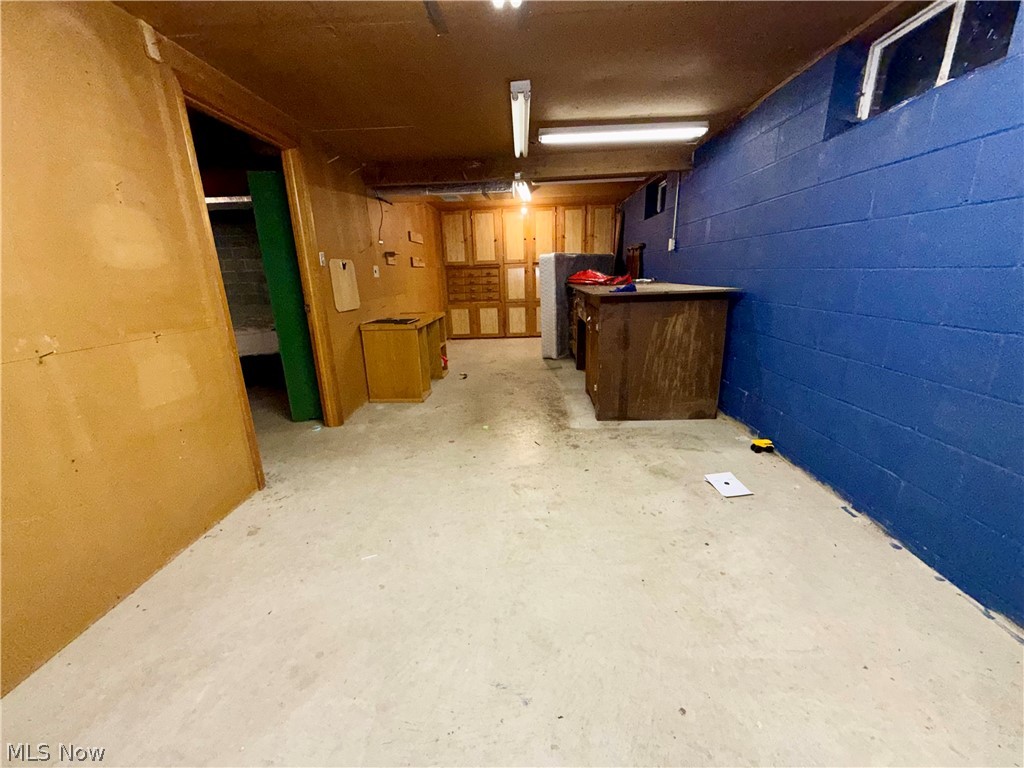 516 N Oak Street West Lafayette OH 43845