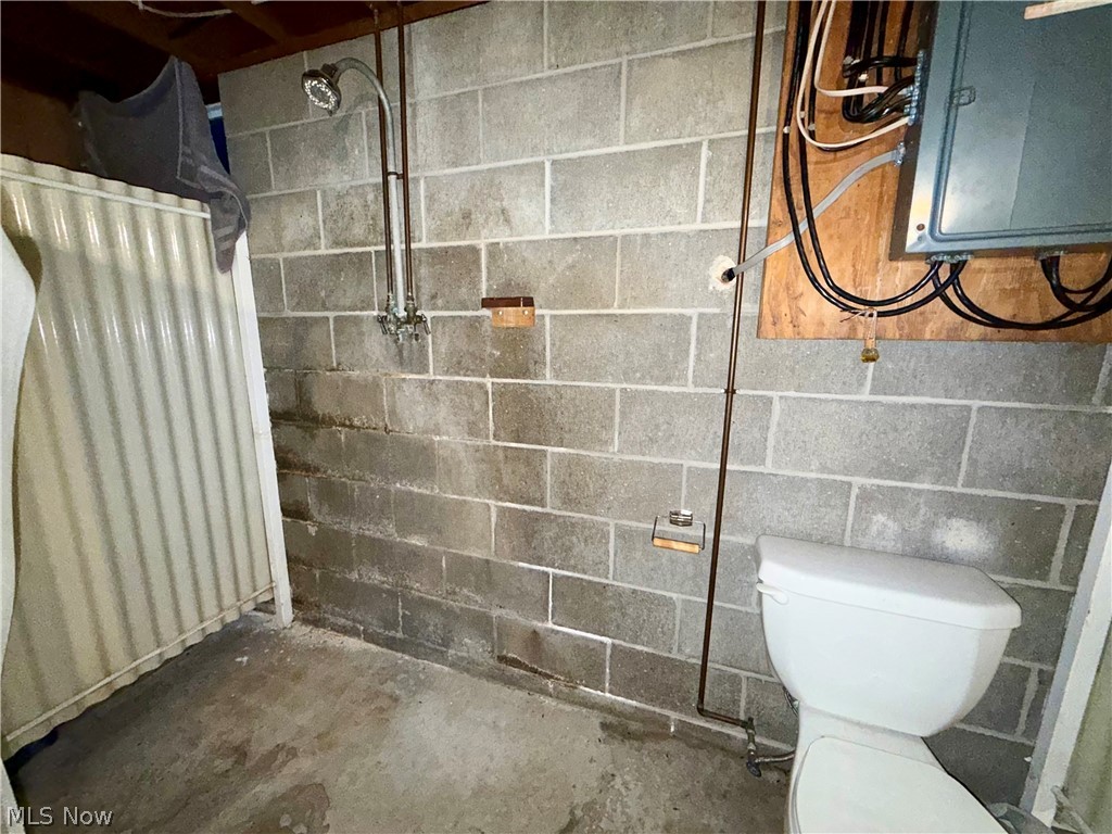 516 N Oak Street West Lafayette OH 43845