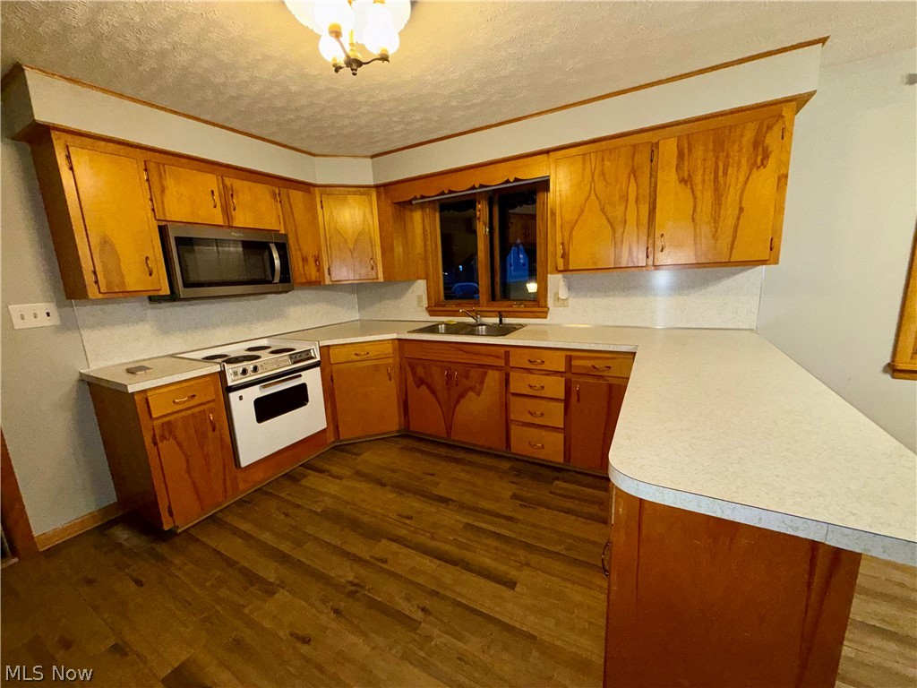 516 N Oak Street West Lafayette OH 43845