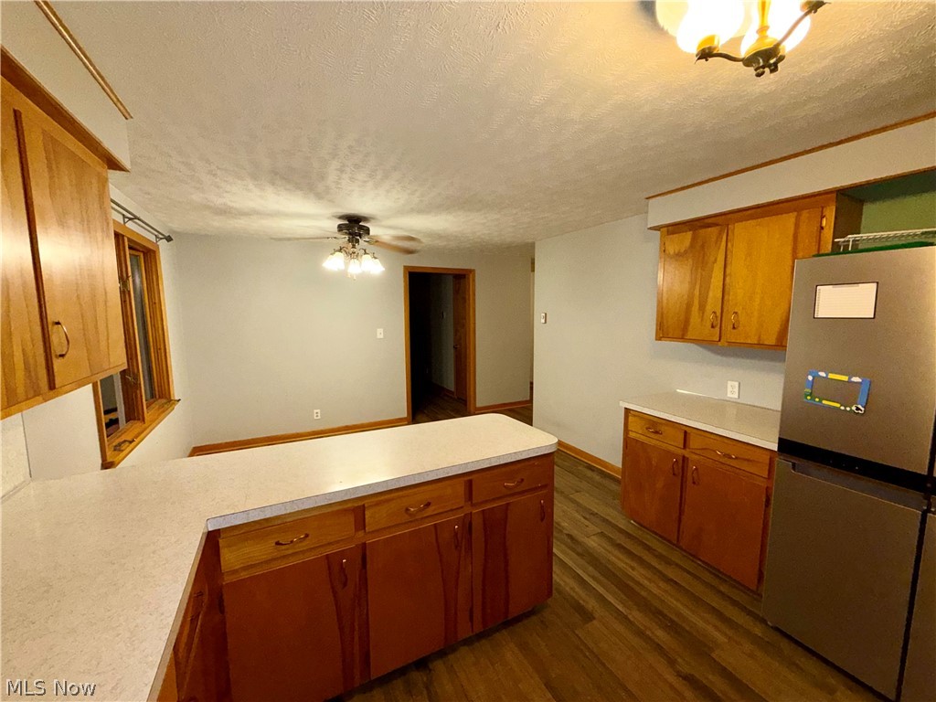 516 N Oak Street West Lafayette OH 43845