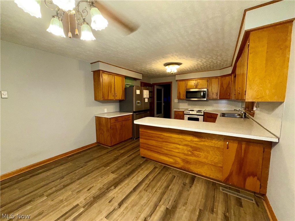 516 N Oak Street West Lafayette OH 43845