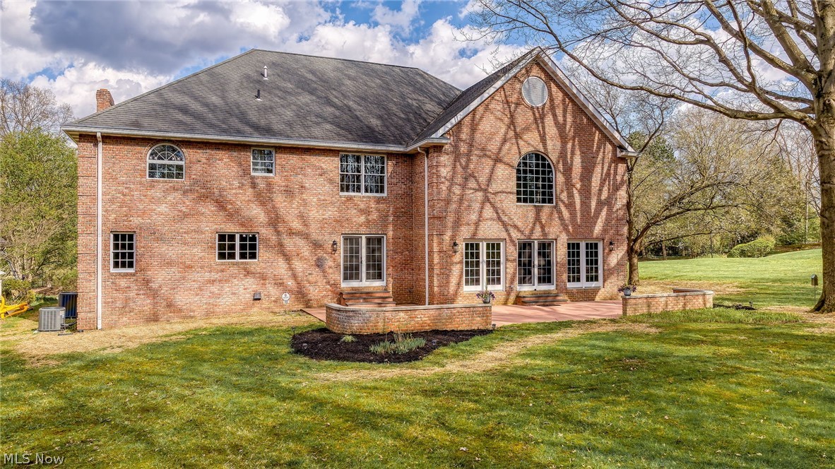 834 Eaton Park Lane Akron OH 44303