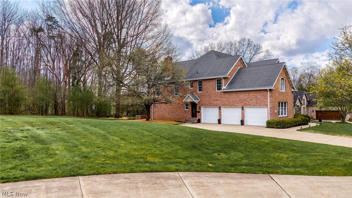 834 Eaton Park Lane Akron OH 44303