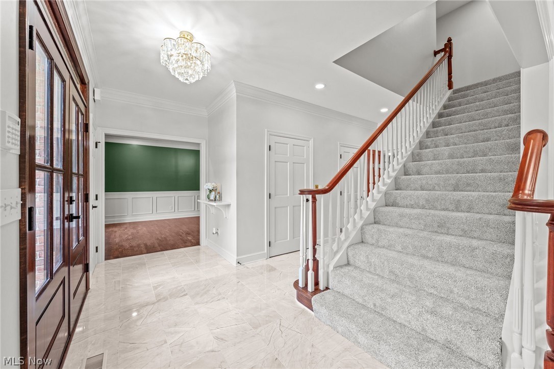 834 Eaton Park Lane Akron OH 44303