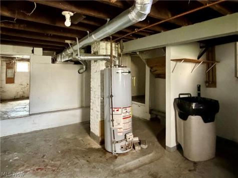 1304 Lakeshore Boulevard Akron OH 44301