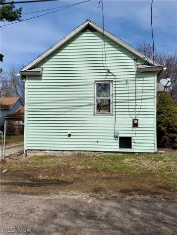 1304 Lakeshore Boulevard Akron OH 44301