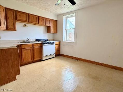 1304 Lakeshore Boulevard Akron OH 44301