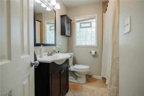 8666 Morning View Avenue NW Clinton OH 44216