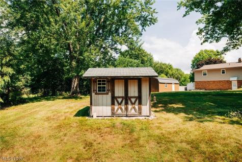 8666 Morning View Avenue NW Clinton OH 44216