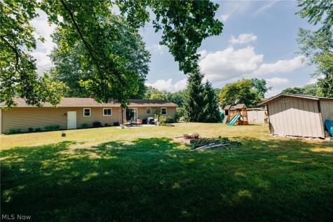 8666 Morning View Avenue NW Clinton OH 44216