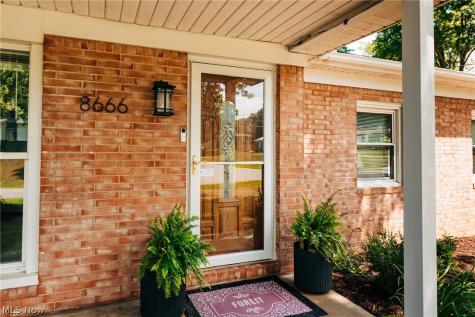 8666 Morning View Avenue NW Clinton OH 44216