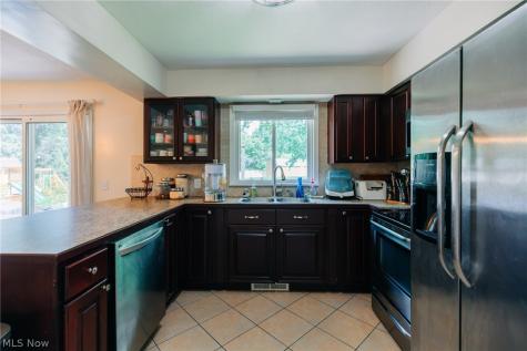 8666 Morning View Avenue NW Clinton OH 44216