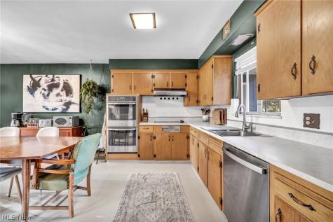 79 Baker Street Berea OH 44017