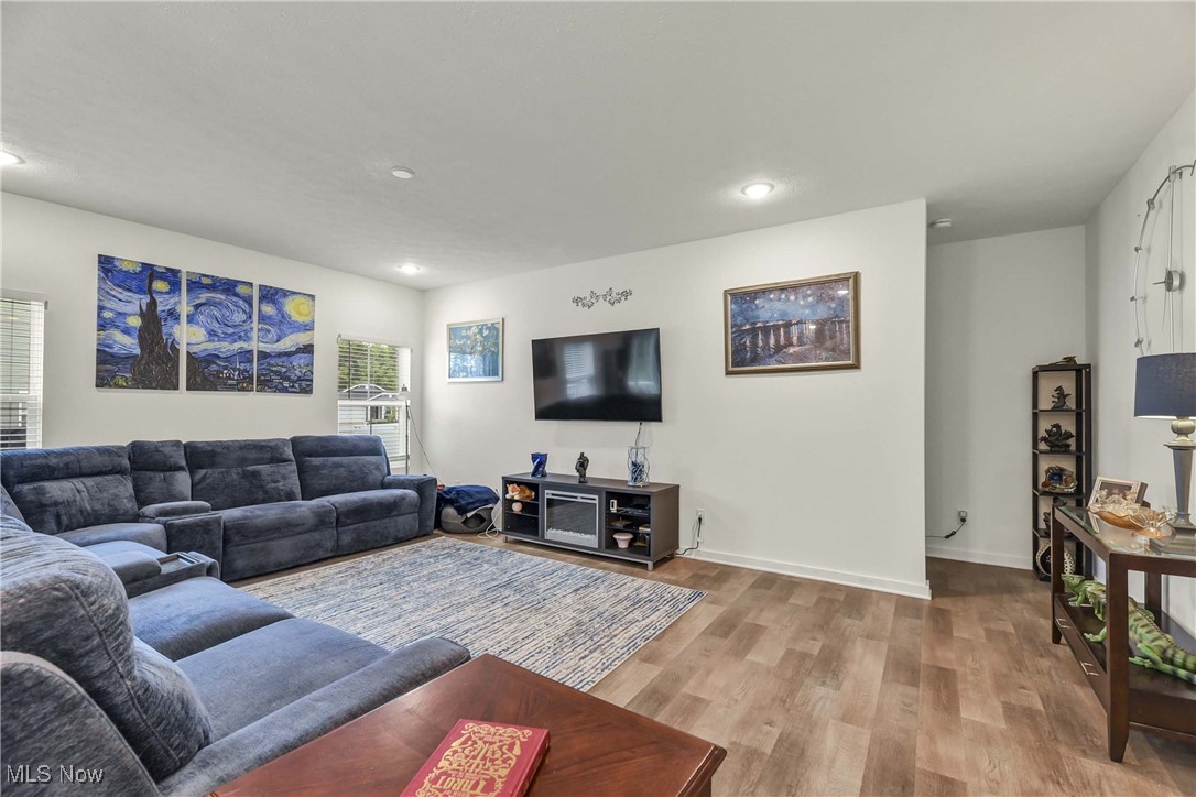 229 Harvest Way Elyria OH 44035