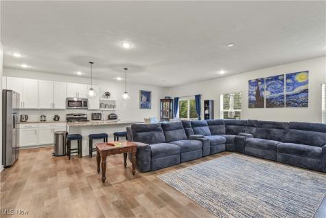 229 Harvest Way Elyria OH 44035