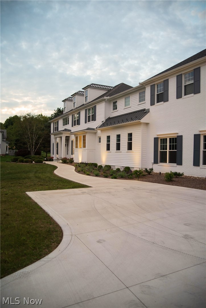 9830 Greenway Trail Chagrin Falls OH 44023
