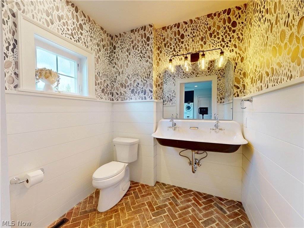 9830 Greenway Trail Chagrin Falls OH 44023