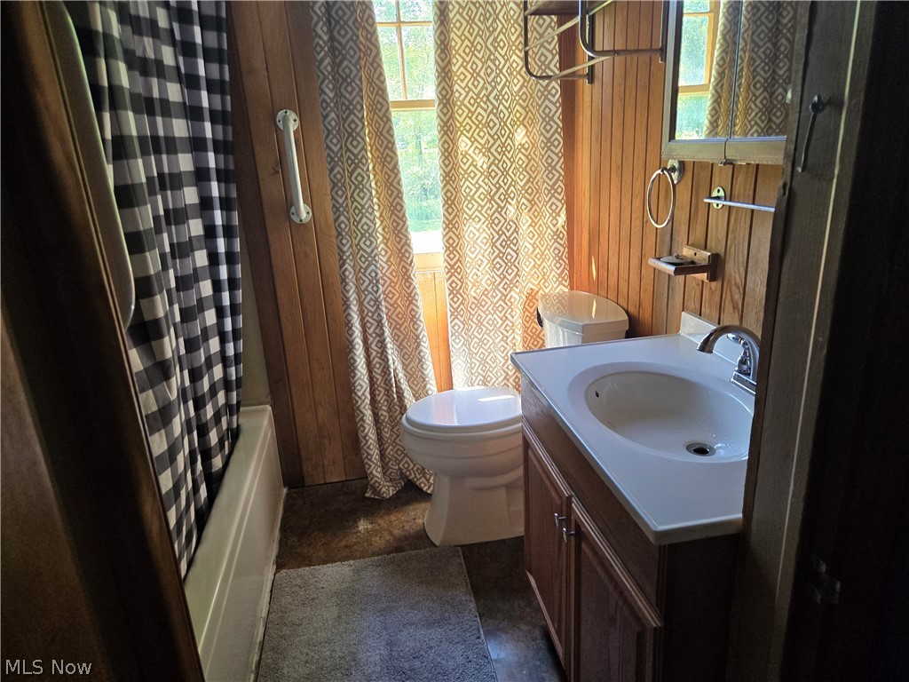201 Ridgewood Drive Amsterdam OH 43903