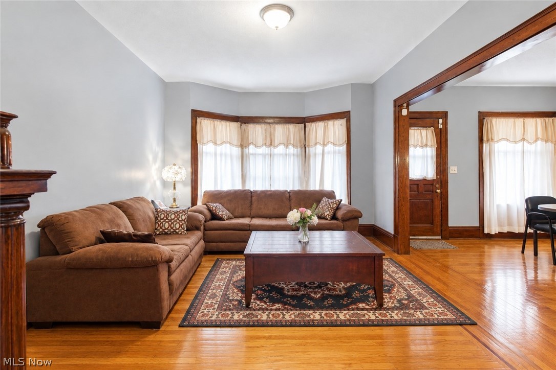 10322 Colonial Avenue Cleveland OH 44108