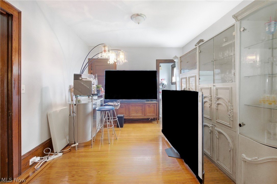 10322 Colonial Avenue Cleveland OH 44108