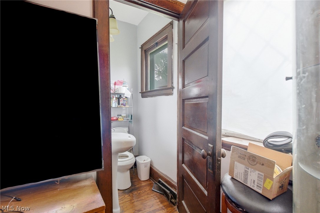 10322 Colonial Avenue Cleveland OH 44108