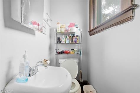10322 Colonial Avenue Cleveland OH 44108