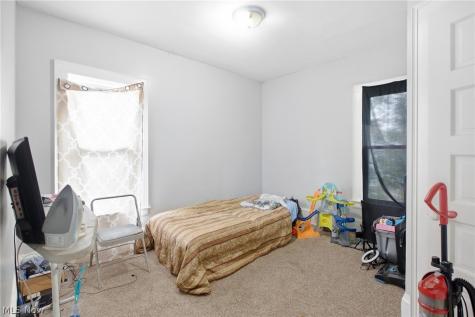 10322 Colonial Avenue Cleveland OH 44108