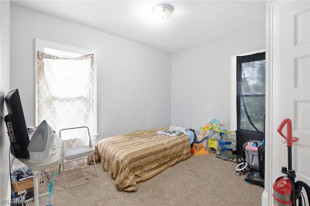 10322 Colonial Avenue Cleveland OH 44108