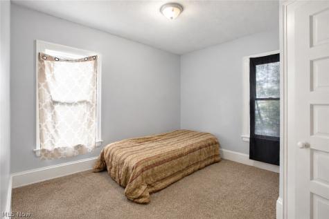 10322 Colonial Avenue Cleveland OH 44108