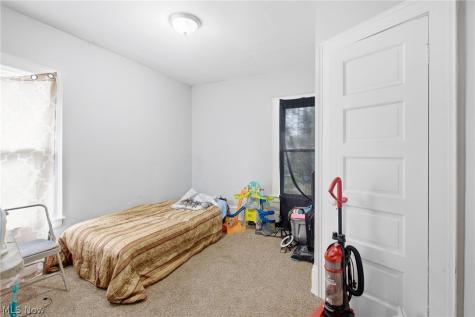 10322 Colonial Avenue Cleveland OH 44108