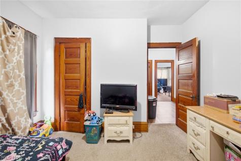 10322 Colonial Avenue Cleveland OH 44108