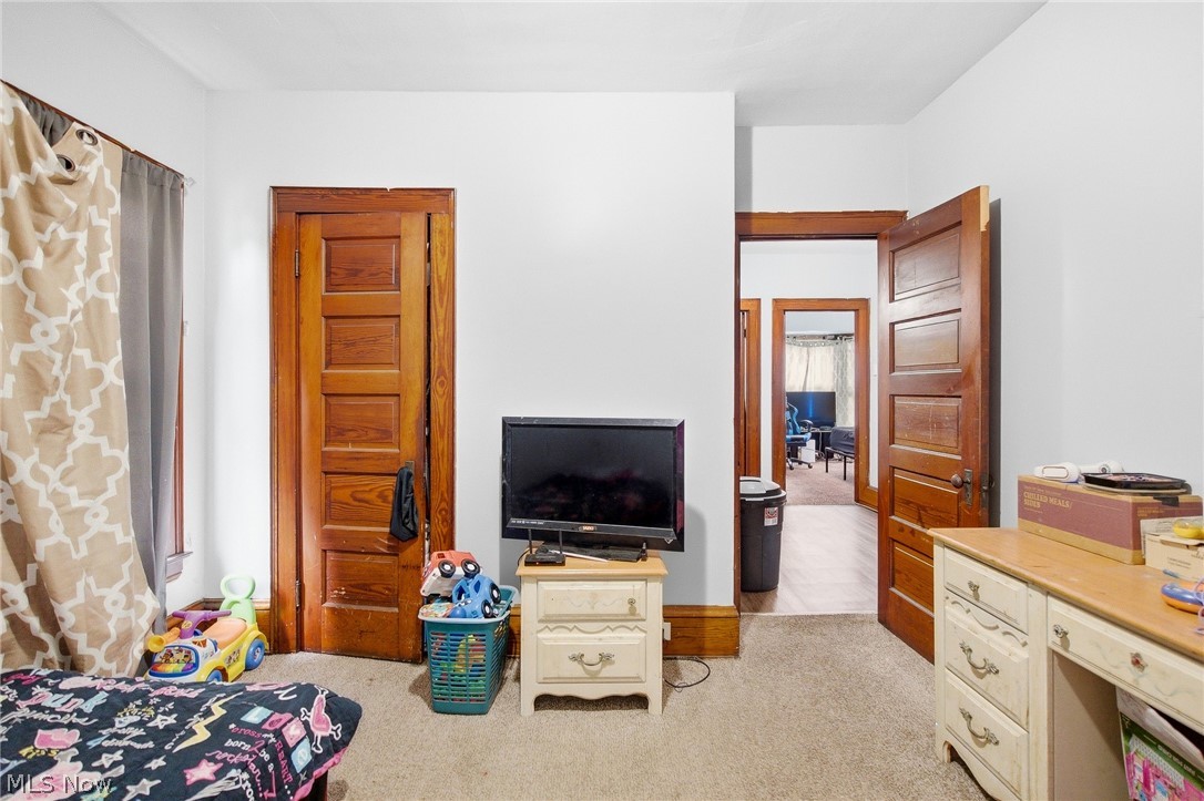10322 Colonial Avenue Cleveland OH 44108