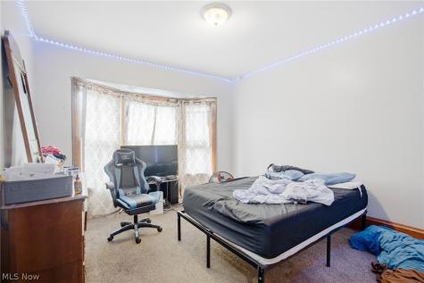 10322 Colonial Avenue Cleveland OH 44108