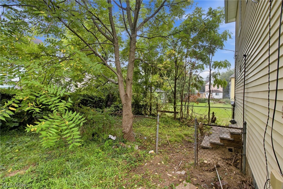 10322 Colonial Avenue Cleveland OH 44108
