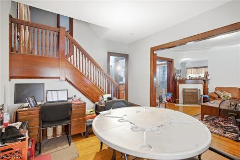 10322 Colonial Avenue Cleveland OH 44108