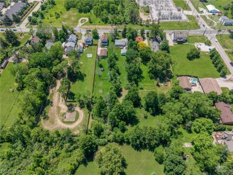 4813 Center Road Brunswick OH 44212