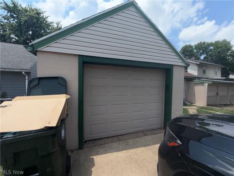 818 Halter Court NW Canton OH 44708