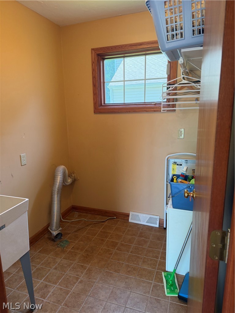 26822 Russell Road Bay Village OH 44140